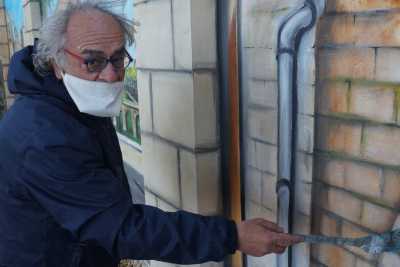 Negozi, parchi, chiese: tra le vie di Bari sulle tracce del "pittore di strada" Angelo Guaragno